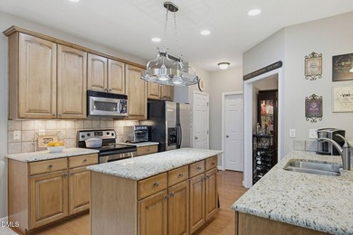 Discover the charm of this beautifully maintained townhouse in - photo 8
