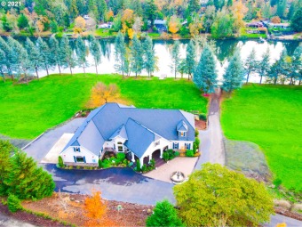 North Umpqua River Home For Sale in Roseburg Oregon