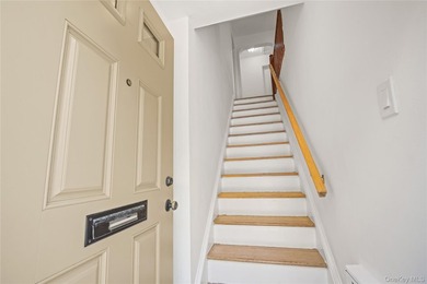 Welcome to this charming garden-style co-op located in the heart - photo 14