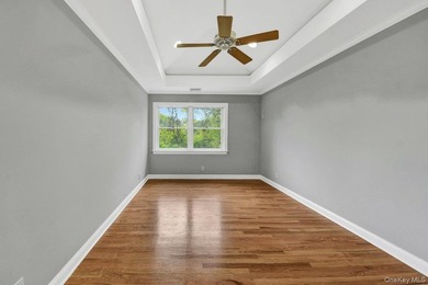 Welcome to this beautiful single-family Colonial home, perfectly - photo 16