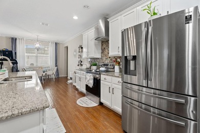 Welcome to your Florida lifestyle upgrade in this stunning - photo 17