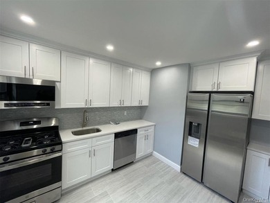 Welcome to this charming garden-style co-op located in the heart - photo 17