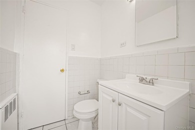 Welcome to this charming garden-style co-op located in the heart - photo 19
