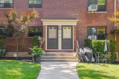 Welcome to this charming garden-style co-op located in the heart - photo 20