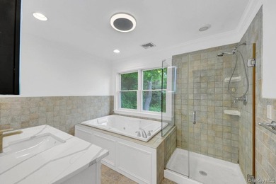 Welcome to this beautiful single-family Colonial home, perfectly - photo 22