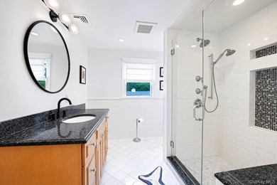 Circa 1921, this charming and thoughtfully updated 4-bedroom, 2 - photo 25