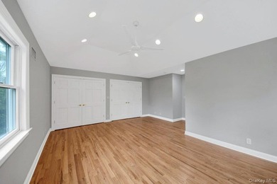 Welcome to this beautiful single-family Colonial home, perfectly - photo 27