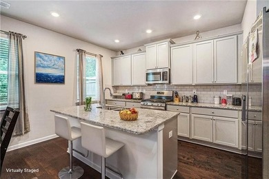 Welcome to this elegant 4-bedroom, 2.5-bath traditional home in - photo 3