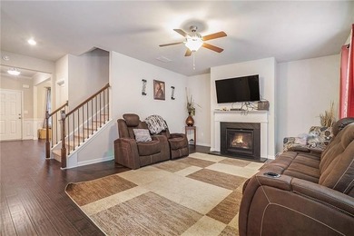 Welcome to this elegant 4-bedroom, 2.5-bath traditional home in - photo 5