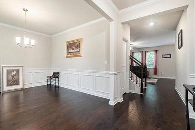 Welcome to this elegant 4-bedroom, 2.5-bath traditional home in - photo 7