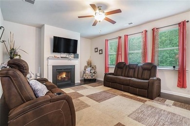 Welcome to this elegant 4-bedroom, 2.5-bath traditional home in - photo 9