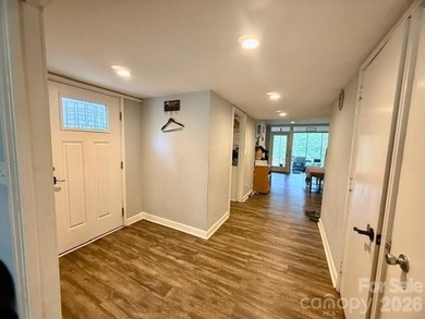 Welcome to this beautiful home in the heart of the city of - photo 4