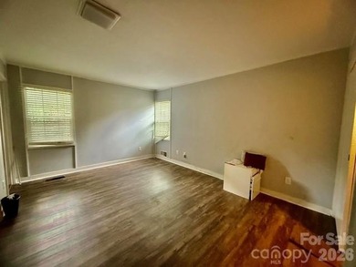 Welcome to this beautiful home in the heart of the city of - photo 7