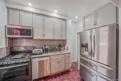 The Canarsie Brick Townhome. This well maintained townshouse has - photo 7
