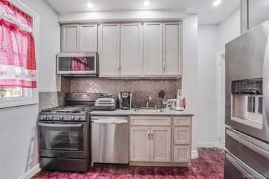 The Canarsie Brick Townhome. This well maintained townshouse has - photo 8