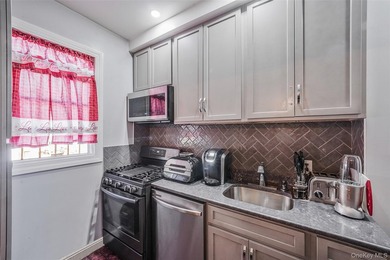 The Canarsie Brick Townhome. This well maintained townshouse has - photo 9