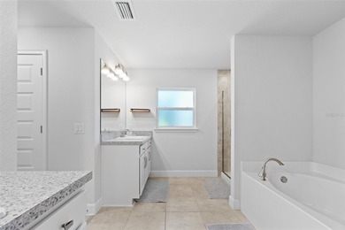 Welcome home! This meticulously maintained 4-bedroom, 2-bathroom - photo 27
