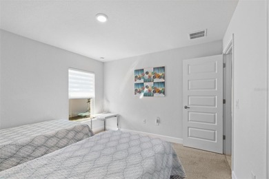 Welcome home! This meticulously maintained 4-bedroom, 2-bathroom - photo 31