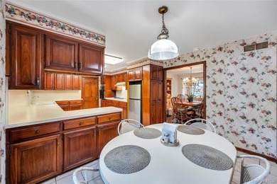 Welcome to 34 Daly Court in Riverhead, a beautiful Ranch-Style - photo 17
