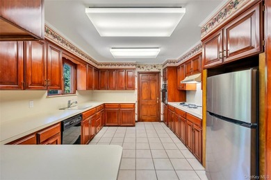 Welcome to 34 Daly Court in Riverhead, a beautiful Ranch-Style - photo 19