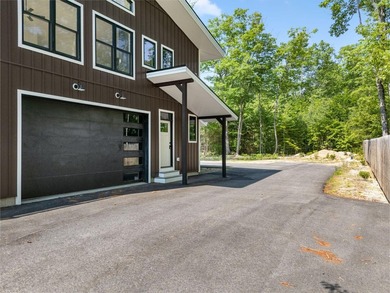 Discover a standout lakeside retreat and investment opportunity - photo 3