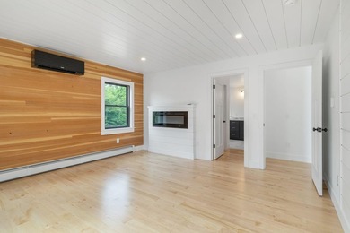 Discover a standout lakeside retreat and investment opportunity - photo 10