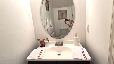 True 3-br move-in ready, well-maintained townhome with tile - photo 13