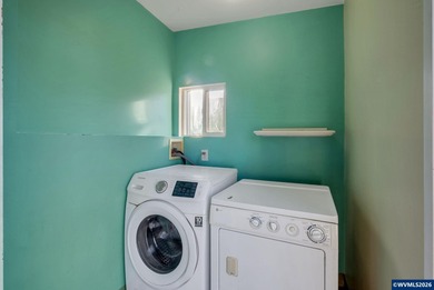 Cozy and move-in ready in the heart of West Salem! This inviting