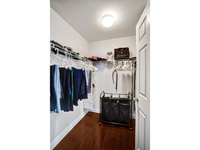 True 3-br move-in ready, well-maintained townhome with tile - photo 17