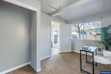 Cozy and move-in ready in the heart of West Salem! This inviting