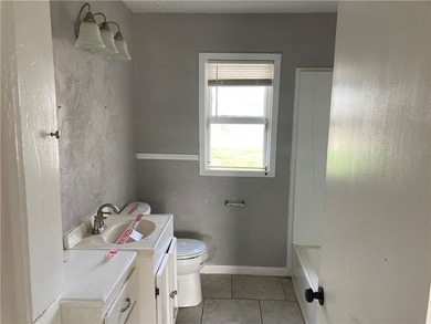 Three-bedroom one bath home centrally located in Corpus Christi - photo 8