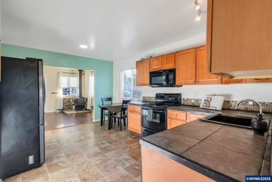 Cozy and move-in ready in the heart of West Salem! This inviting