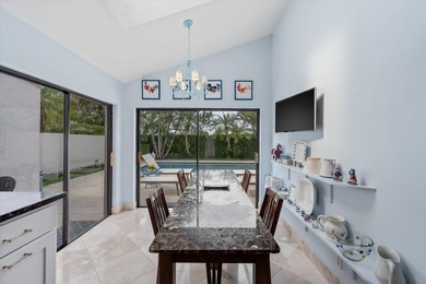 Elegantly appointed, freshly painted two story Town House in the - photo 20