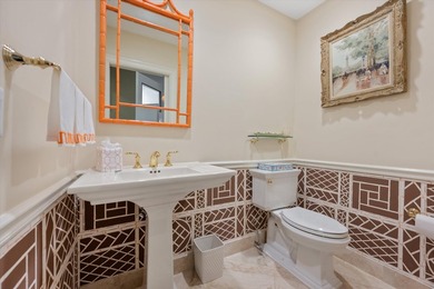 Elegantly appointed, freshly painted two story Town House in the - photo 21