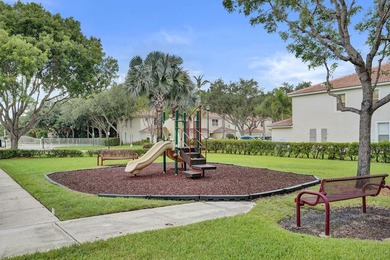 True 3-br move-in ready, well-maintained townhome with tile - photo 28