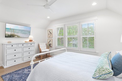 Rare opportunity to own the largest cottage style home in - photo 36