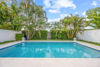 Elegantly appointed, freshly painted two story Town House in the - photo 39