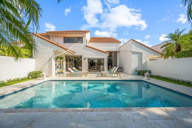 Elegantly appointed, freshly painted two story Town House in the - photo 41