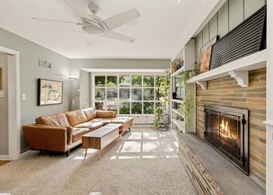 Rare mid-century colonial--meaning larger windows and bright - photo 2