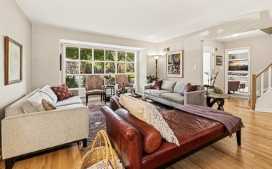 Rare mid-century colonial--meaning larger windows and bright - photo 4