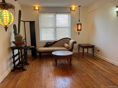 Welcome to this great option of one bedroom co-op apartment for - photo 1