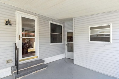 Enjoy relaxed Florida living in the 55+ community of Eustis - photo 4