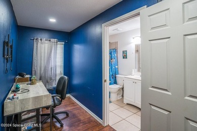 This stunning single-family home boasts 4 spacious bedrooms, 3 - photo 5