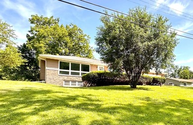 Benedict Lake Home For Sale in Genoa City Wisconsin