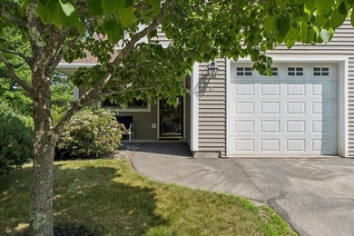 Located in Crosby Manor Estates, an established waterfront - photo 2