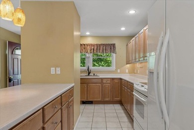 Located in Crosby Manor Estates, an established waterfront - photo 10