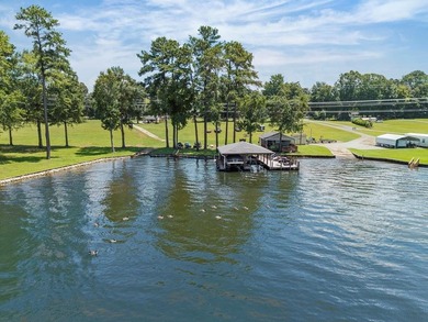 EXTRAORDINARY OPPORTUNITY TO OBTAIN OVER 4 ACRES OF PRIME LEVEL - photo 21