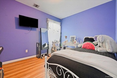 Welcome to this spacious and beautifully maintained stone-front - photo 25