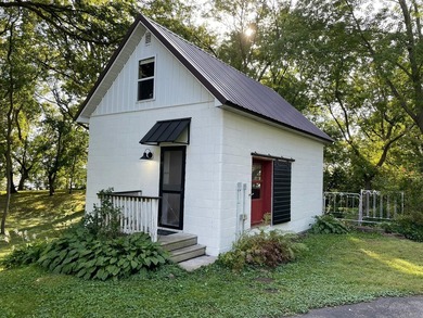 This welcoming Lake Home and Guesthouse sit on 1.53 acres with - photo 26