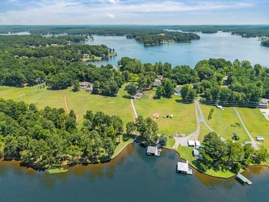 EXTRAORDINARY OPPORTUNITY TO OBTAIN OVER 4 ACRES OF PRIME LEVEL - photo 34